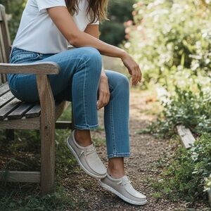 NWB Eddie Bauer Women’s Canvas Lace-Up Loafers Surray Tan Size 8